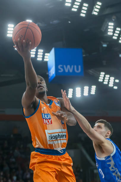 层面上的非 层面上的非