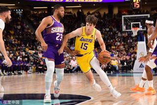 表现出色 表现出色