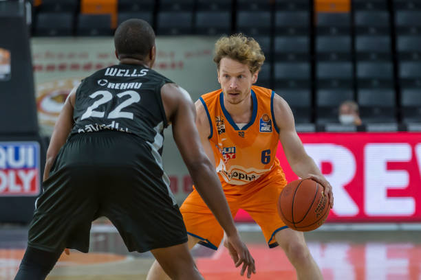 哈兰德几乎 哈兰德几乎